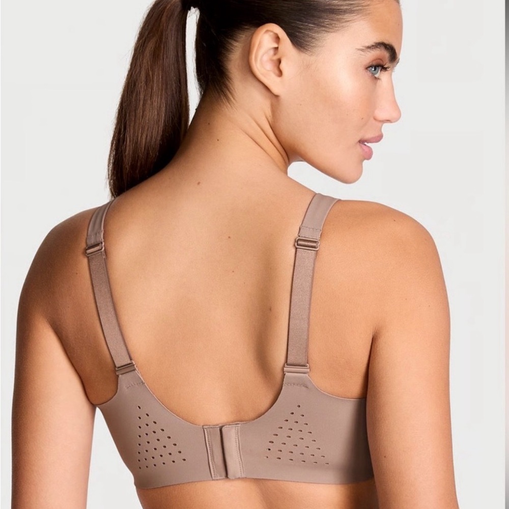 VSX 36D Featherweight Max™ Sports Bra, Bare Taupe - Picture 8 of 8